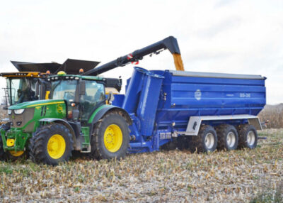 gs-38_overloading_wagon_with_harvester-1-400x286