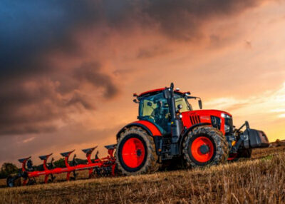 traktor-400x286